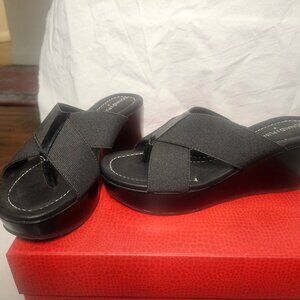 Donald J Pliner Black Elastic Wedges